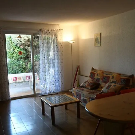 Les Tamaris Apartment *